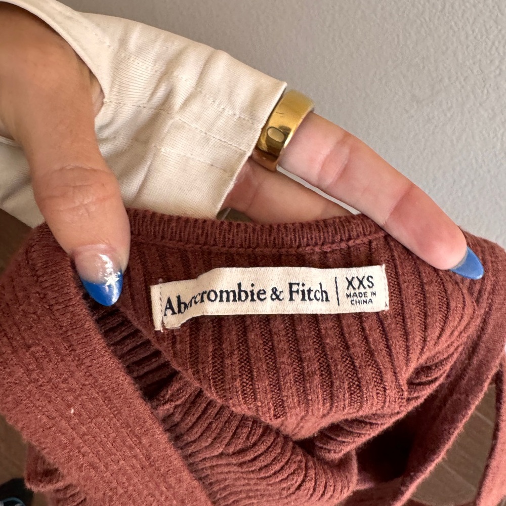 Abercrombie & Fitch Rust Ribbed Knit - Picture 6 of 6